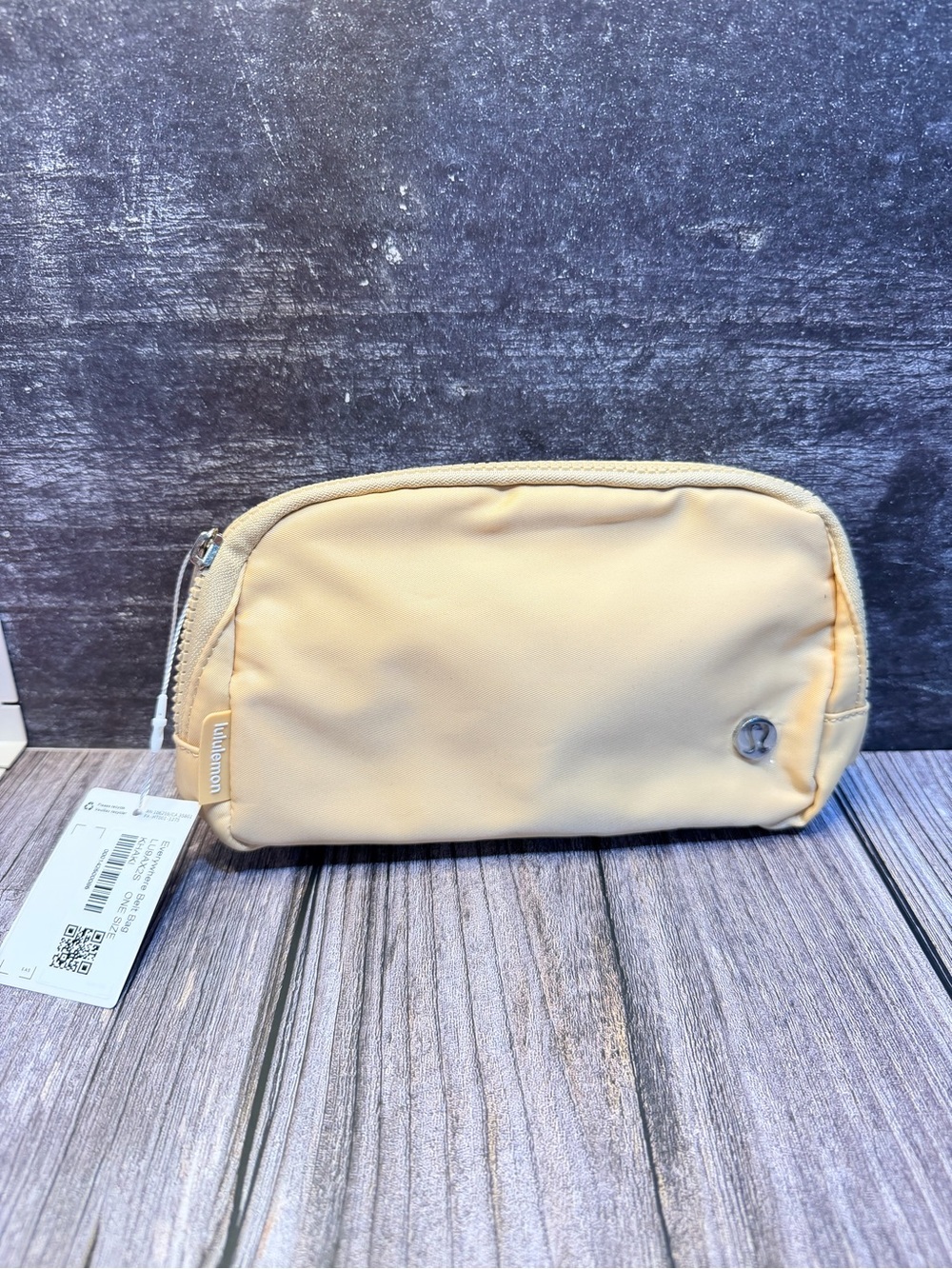 lululemon athletica Women’s Cream Everyday belt bag